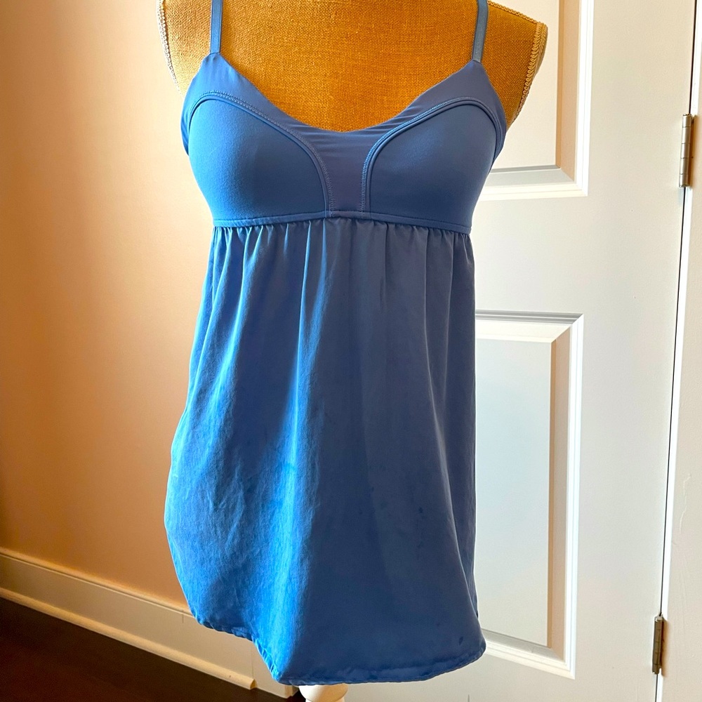 Lululemon size 6 Blue Tank Top with Bralette